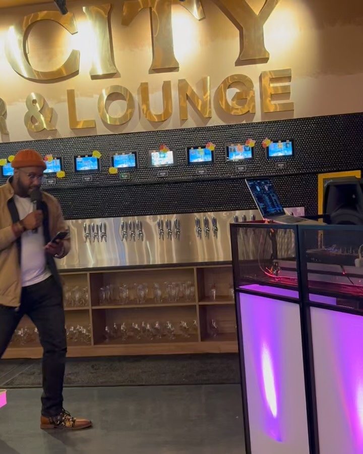 A performer at Sip City